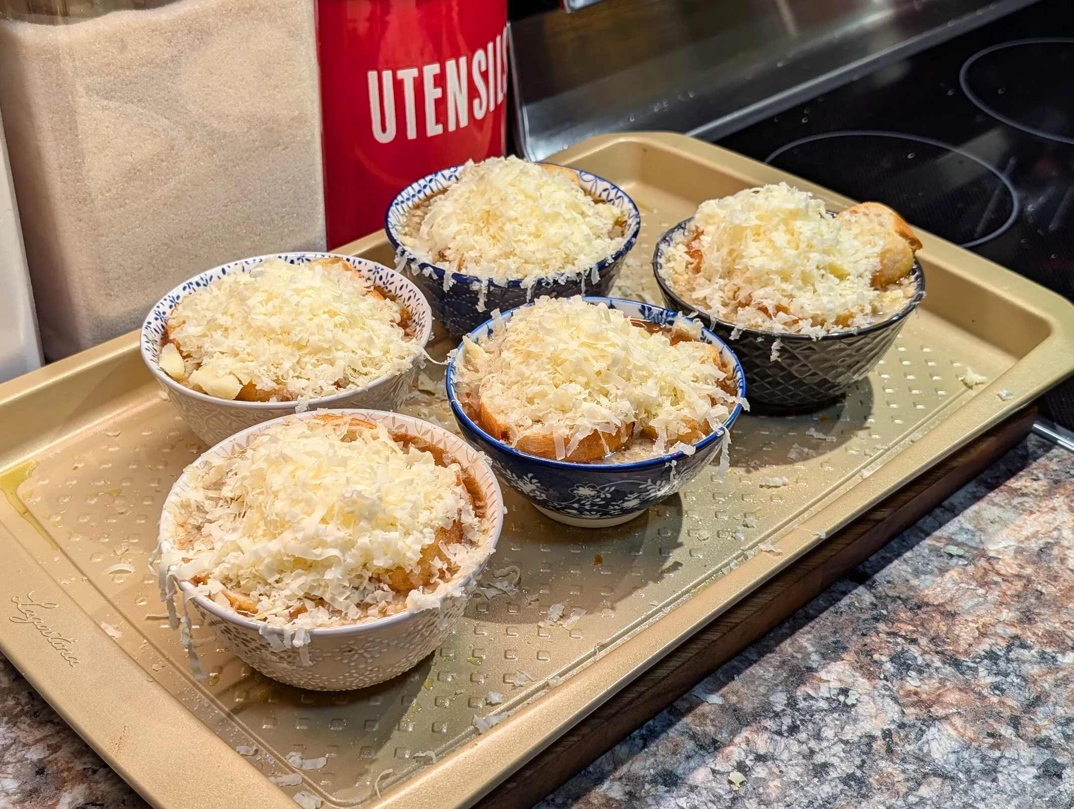 French Onion Soup [Soupe à l'oignon française]