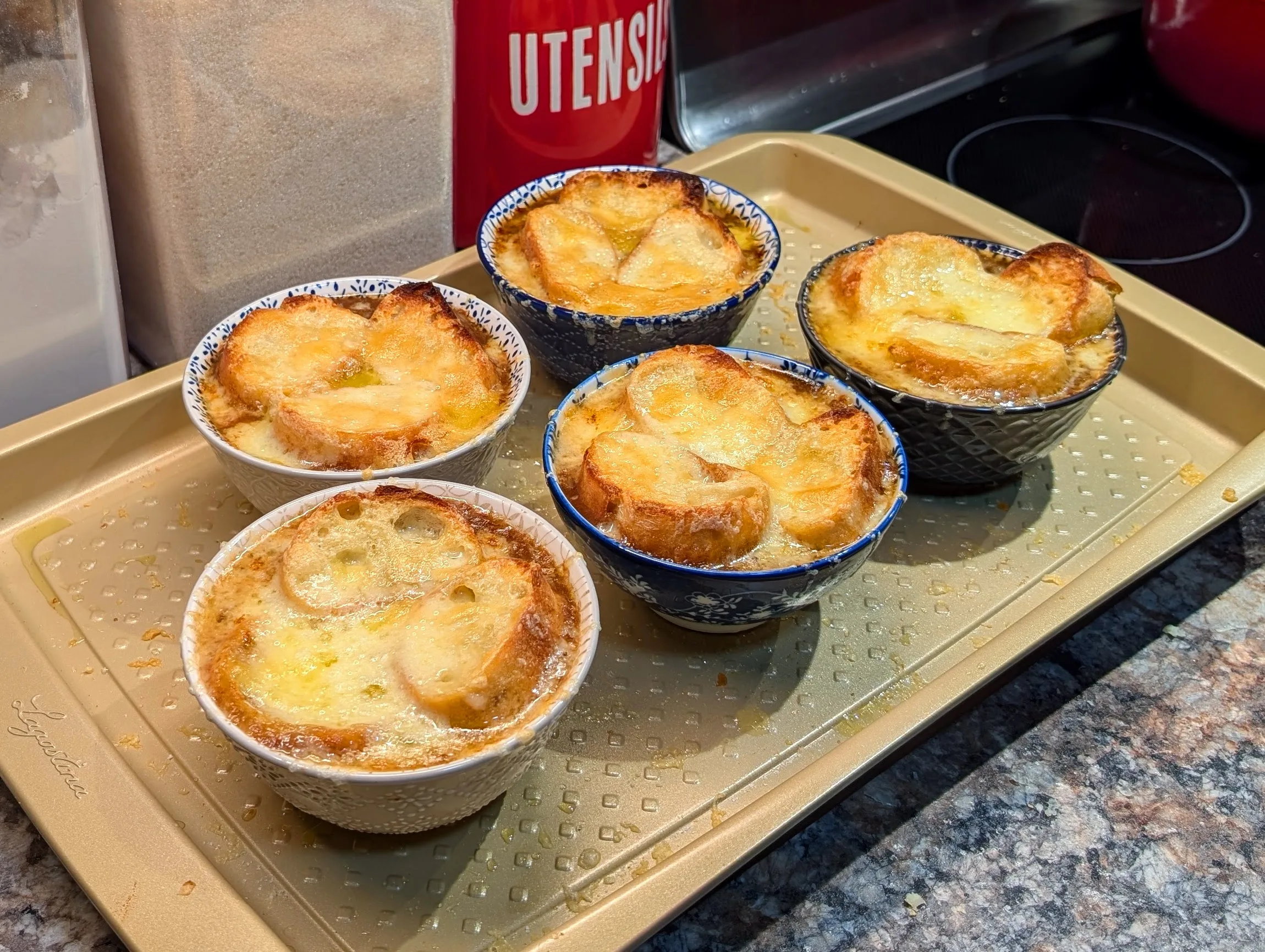 French Onion Soup [Soupe à l'oignon française]
