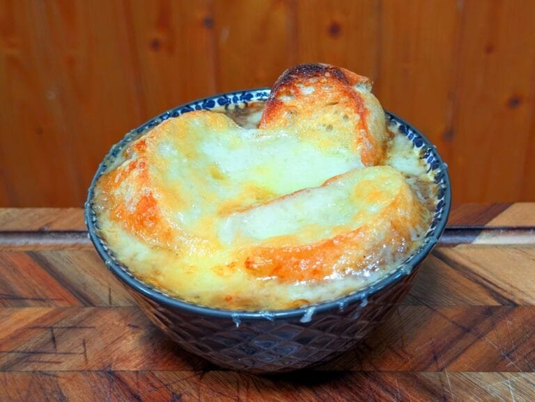 French Onion Soup [Soupe à l'oignon française] Black