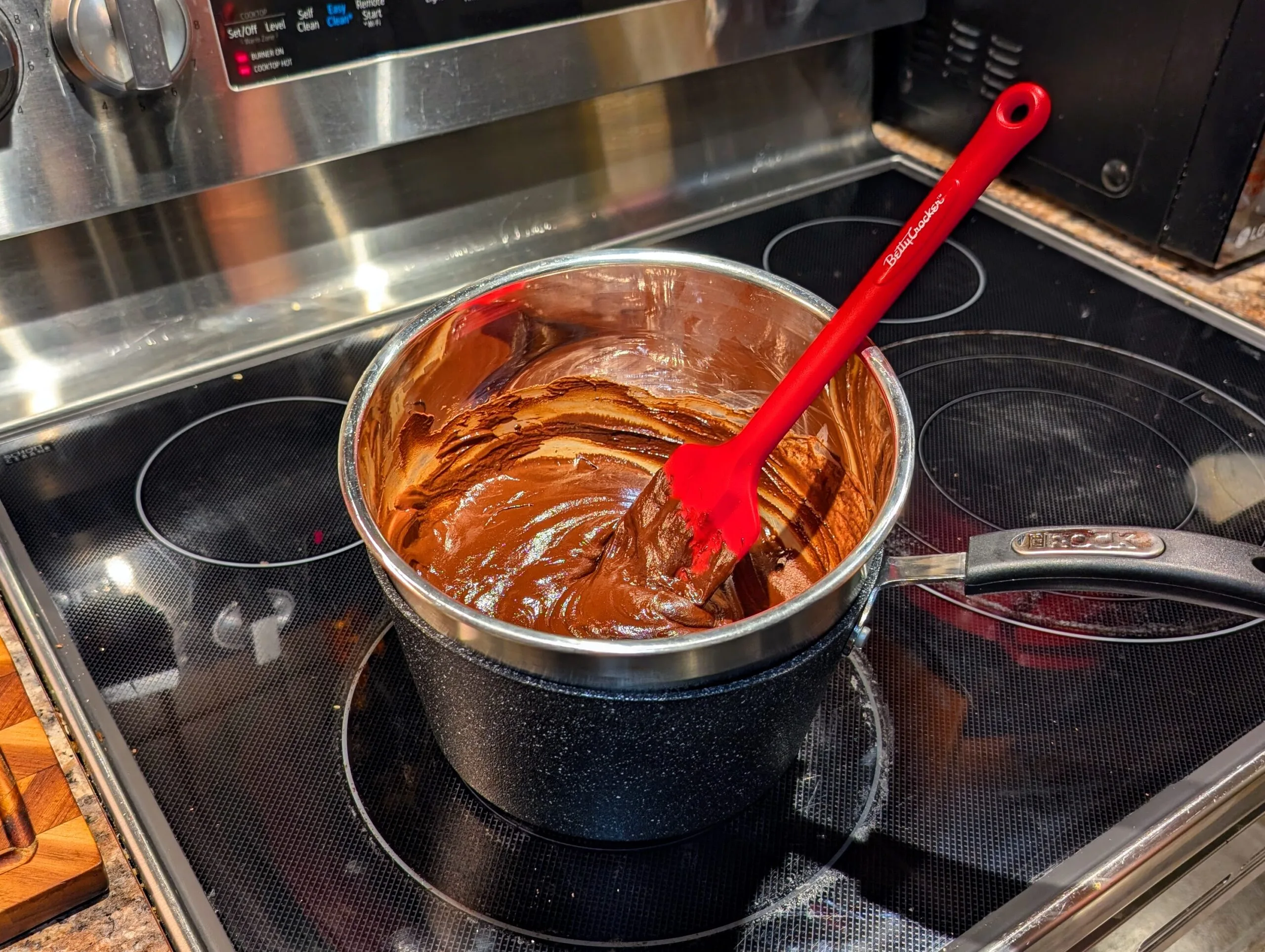Nut and Dark Chocolate Fudge [Fudge aux noix et au chocolat noir]