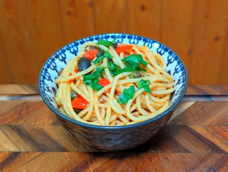 Pasta with Anchovies and Chili [Pasta con Acciughe e Peperoncino]