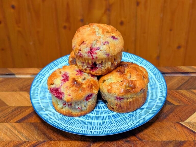 White Chocolate Raspberry Muffins [Muffins chocolat blanc et framboises]
