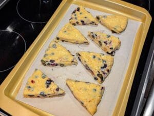 Blueberry Scones [Scones aux bleuets]