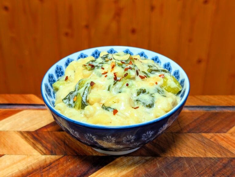 Mac and Cheese with Bok Choy [Macaroni au fromage et bok choy]